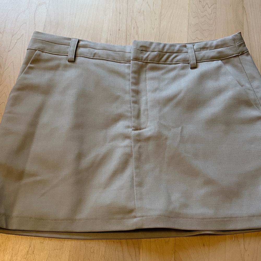 DISSH Skort (Creamy Taupe) US 8